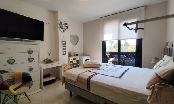 Revente - Appartement -
Orihuela Costa