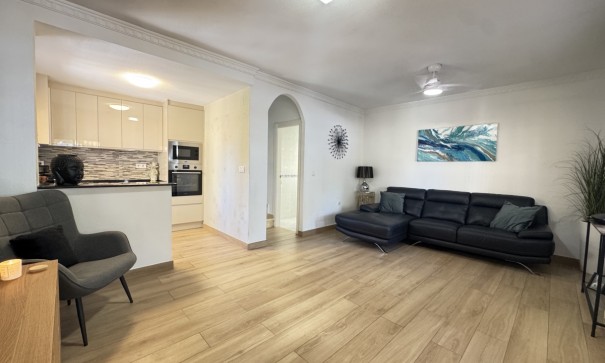 Återförsäljning - Fristående villa -
Villamartín