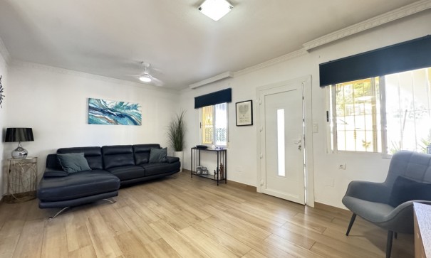 Återförsäljning - Fristående villa -
Villamartín