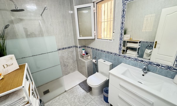 Återförsäljning - Fristående villa -
Villamartín