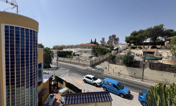 Återförsäljning - Fristående villa -
Villamartín