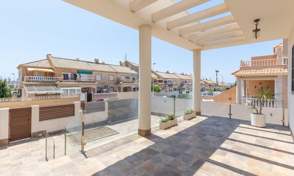 Återförsäljning - Fristående villa -
Torrevieja - Aguas Nuevas