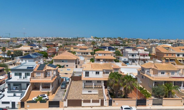 Återförsäljning - Fristående villa -
Torrevieja - Aguas Nuevas