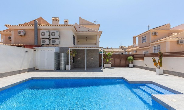 Återförsäljning - Fristående villa -
Torrevieja - Aguas Nuevas