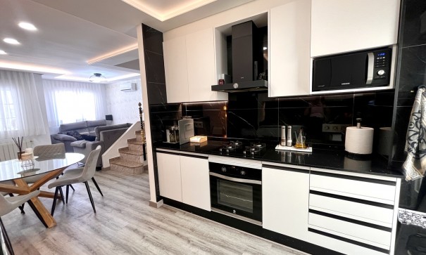 Revente - Maison de ville -
Los Dolses