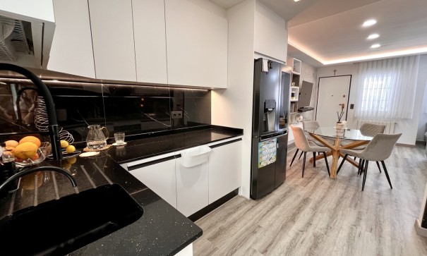 Revente - Maison de ville -
Los Dolses