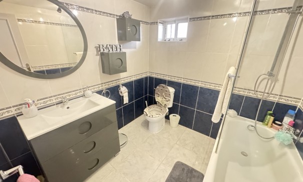 Resale - Freistehende Villa -
Villamartín