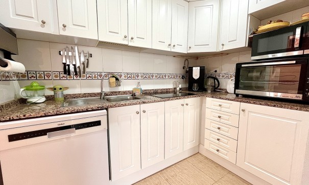 Videresalg - Byhus -
Avileses