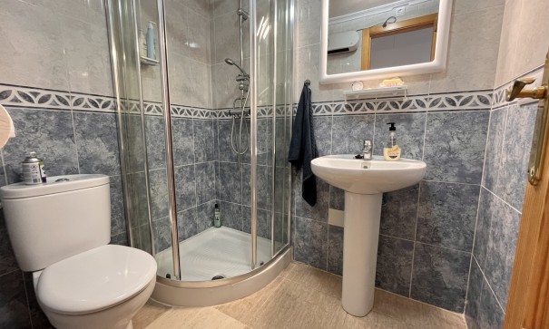 Videresalg - Byhus -
Avileses