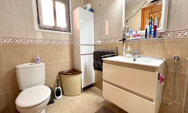 Videresalg - Byhus -
Avileses