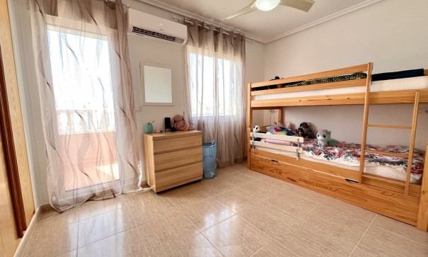 Videresalg - Byhus -
Avileses