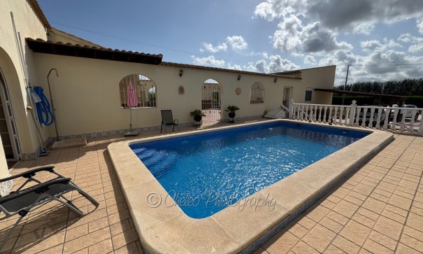 Resale - Freistehende Villa -
Catral - CatralAlicanteValenciaSpain
