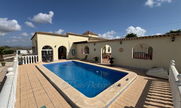 Resale - Freistehende Villa -
Catral - CatralAlicanteValenciaSpain