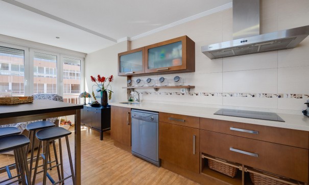 Revente - Appartement -
Torrevieja - Playa Acequion