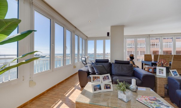 Revente - Appartement -
Torrevieja - Playa Acequion