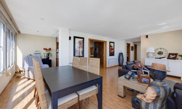 Revente - Appartement -
Torrevieja - Playa Acequion