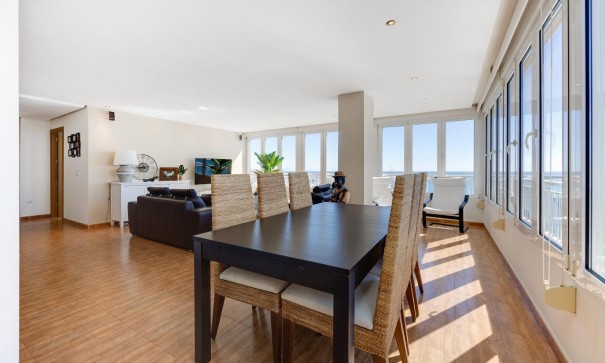 Revente - Appartement -
Torrevieja - Playa Acequion