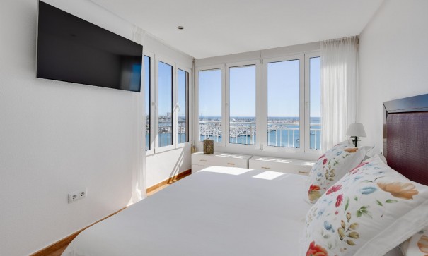 Revente - Appartement -
Torrevieja - Playa Acequion