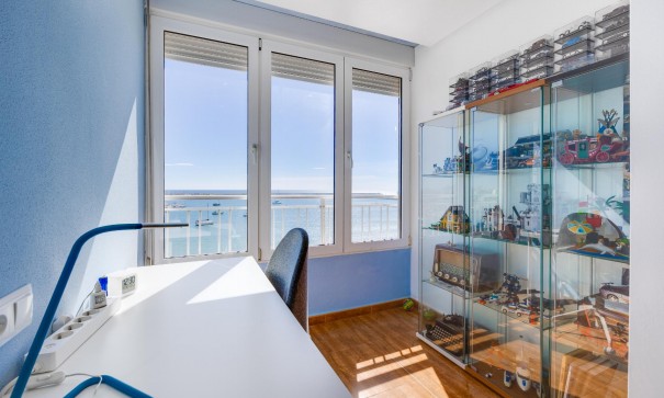 Revente - Appartement -
Torrevieja - Playa Acequion