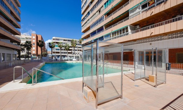 Revente - Appartement -
Torrevieja - Playa Acequion