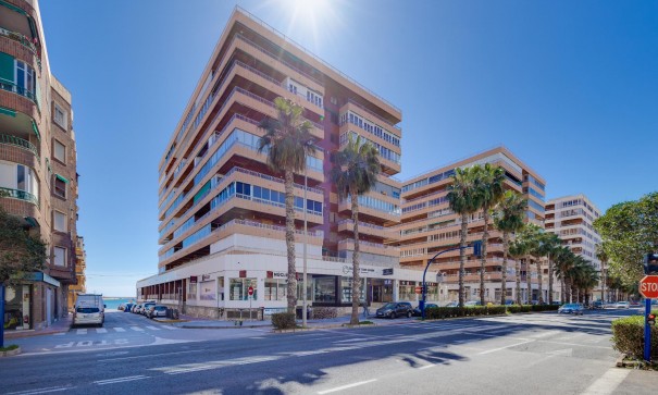 Revente - Appartement -
Torrevieja - Playa Acequion
