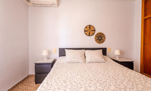 Sale - Apartment Flat -
Torrevieja - Playa de los Naufragos