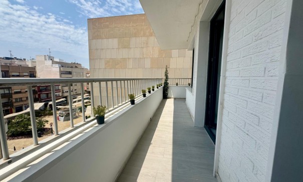 Resale - Wohnung Appartement -
Torrevieja - CLUB NAUTICO TORREVIEJA