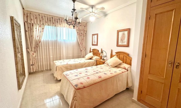 Sale - Apartment Flat -
Torrevieja - Centro