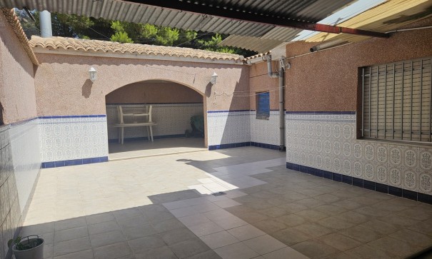 Sale - Town house -
Crevillente