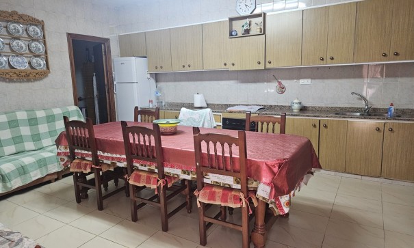 Sale - Town house -
Crevillente