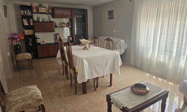 Sale - Town house -
Crevillente