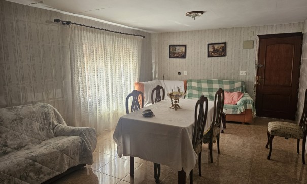 Sale - Town house -
Crevillente