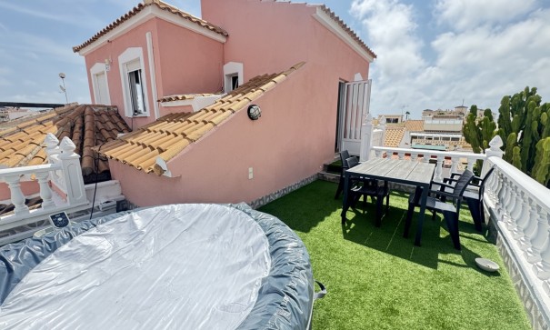 Sale - Detached Villa -
La Florida