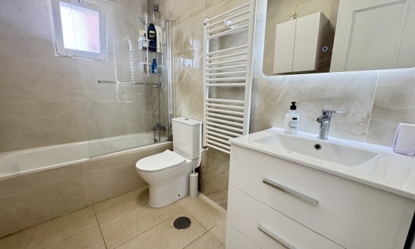 Sale - Detached Villa -
La Florida