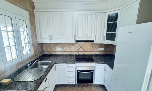 Venta - Chalet Independiente -
San Miguel de Salinas