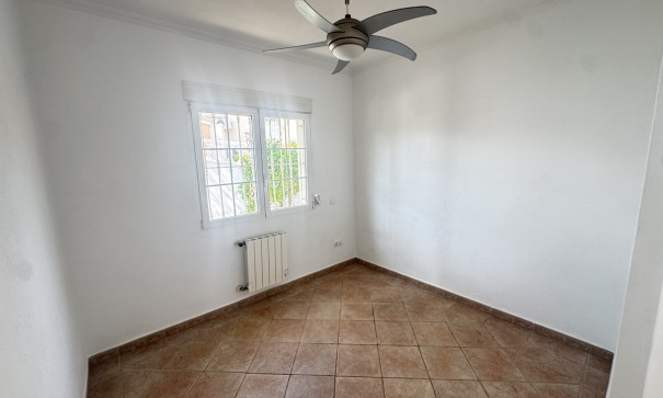 Venta - Chalet Independiente -
San Miguel de Salinas