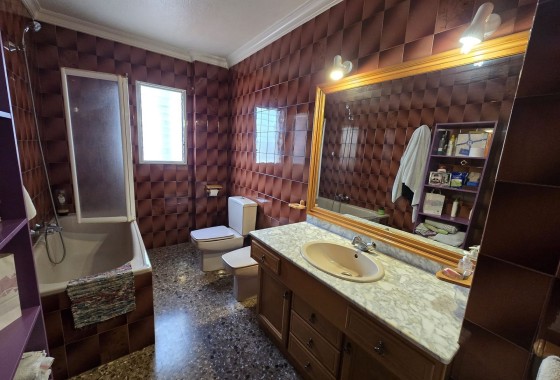 Revente - Maison de ville -
Salinas