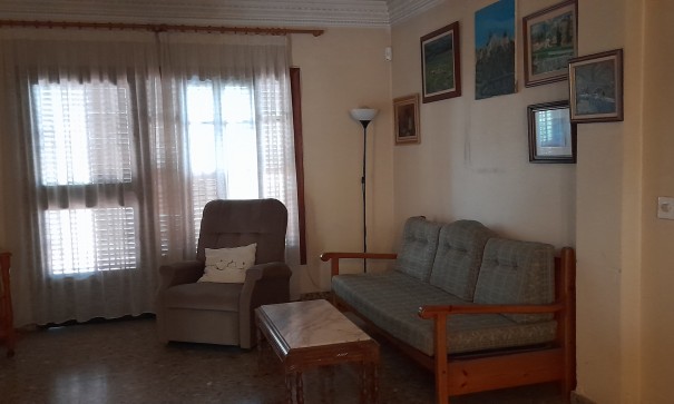 Herverkoop - Finca Landelijk pand -
Benejúzar