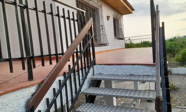 Herverkoop - Finca Landelijk pand -
Benejúzar