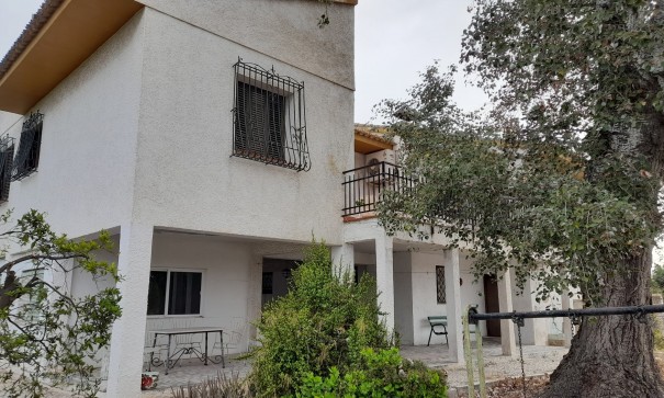 Herverkoop - Finca Landelijk pand -
Benejúzar