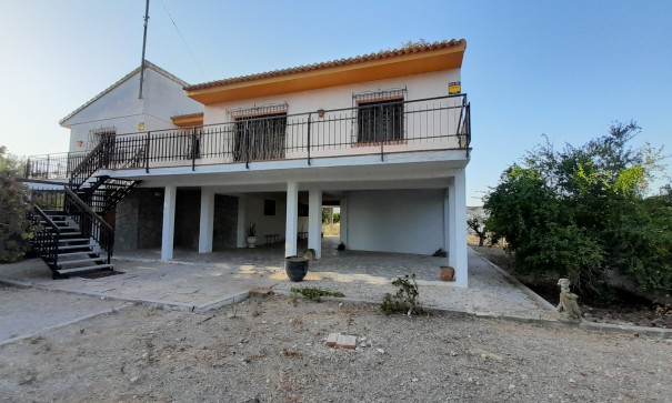 Herverkoop - Finca Landelijk pand -
Benejúzar