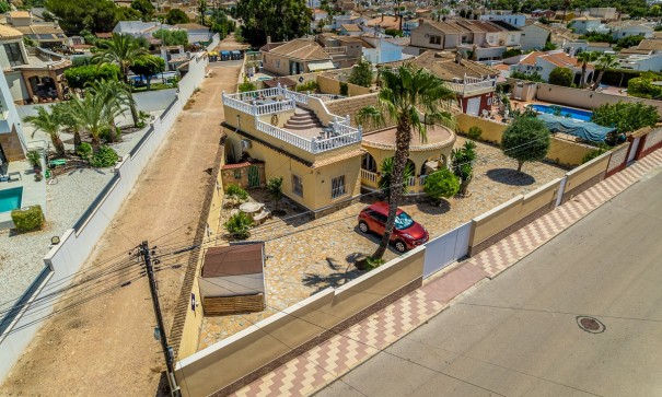 Sale - Detached Villa -
Torrevieja - La Siesta