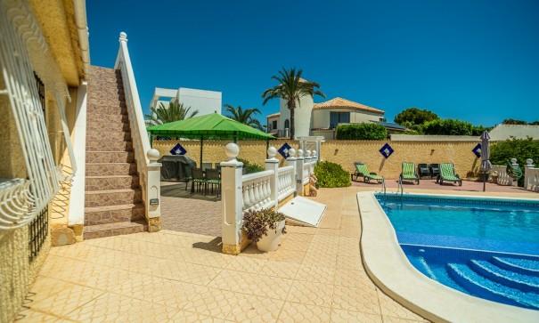 Sale - Detached Villa -
Torrevieja - La Siesta