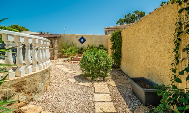 Sale - Detached Villa -
Torrevieja - La Siesta