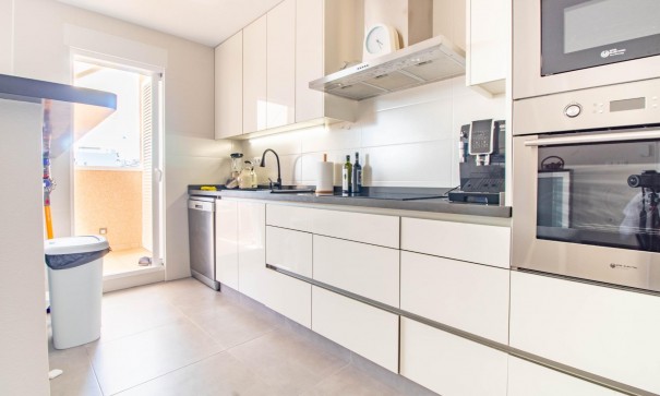 Återförsäljning - Lägenhet lägenhet -
Torrevieja - Punta prima