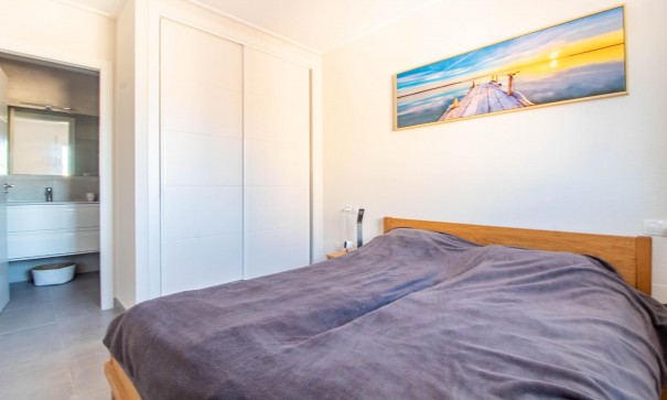 Återförsäljning - Lägenhet lägenhet -
Torrevieja - Punta prima