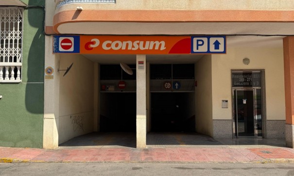 Sale - Garage -
Torrevieja - Centro