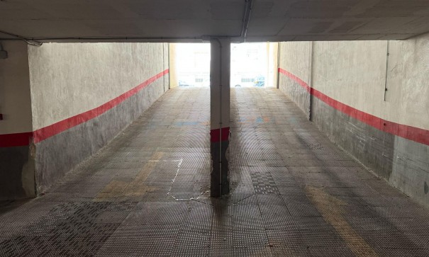 Sale - Garage -
Torrevieja - Centro
