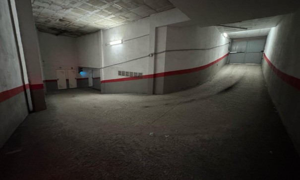 Sale - Garage -
Torrevieja - Centro