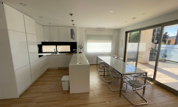 Resale - Freistehende Villa -
Mar de Cristal